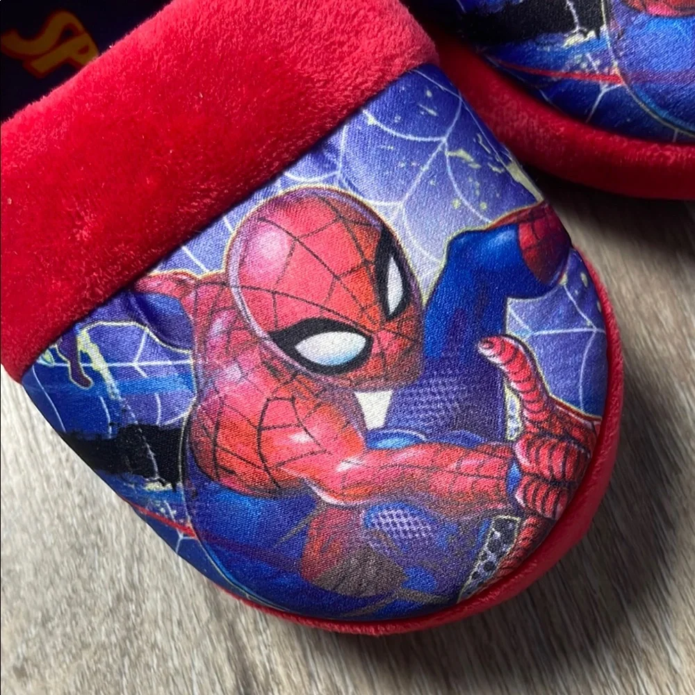 Marvel Spider-Man Red Slippers Size 5-6